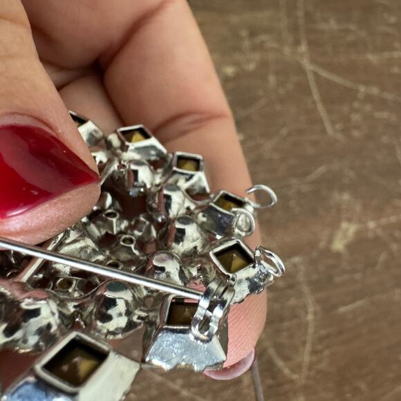 Vintage Silver Tone Metal White Rhinestone Cluster Brooch Pin - Picture 4 of 6